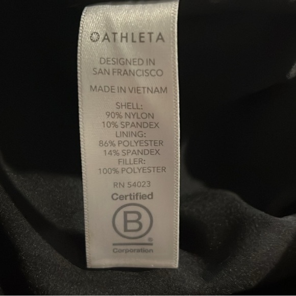 Athleta black quilted toasty buns insulated mini skirt size 6 - Picture 6 of 7